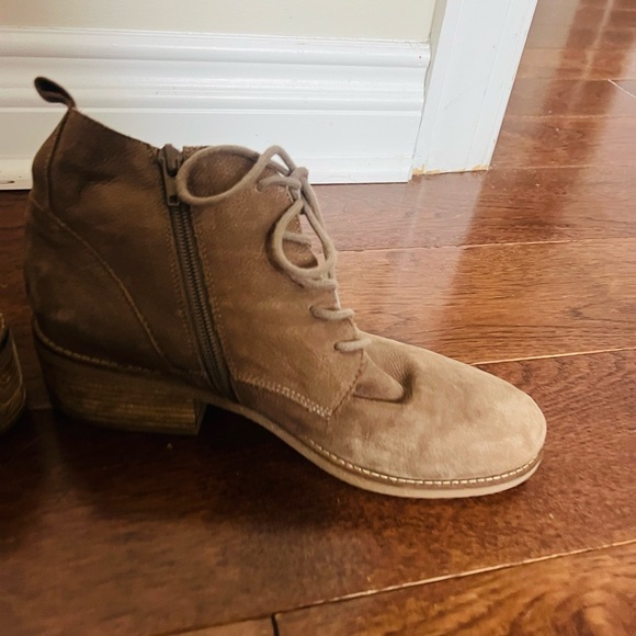 Lucky Brand suede size 8 Brown Lace-Up Boots - Picture 3 of 7